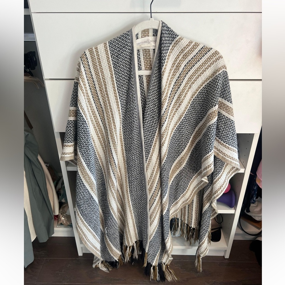 Treasure & Bond wrap kimono